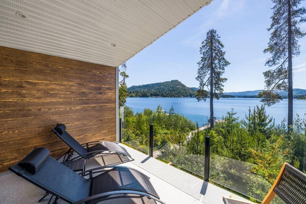Kelly'S Sunset Lake Retreat Shawnigan Lake Экстерьер фото