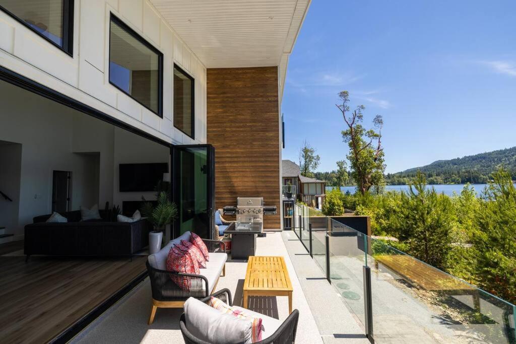 Kelly'S Sunset Lake Retreat Shawnigan Lake Экстерьер фото