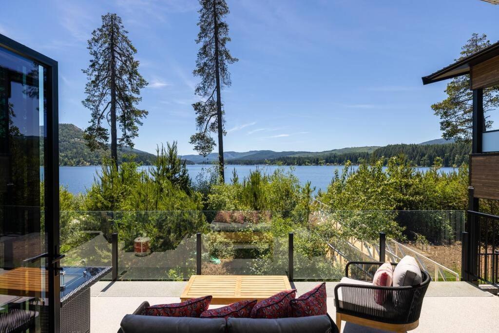 Kelly'S Sunset Lake Retreat Shawnigan Lake Экстерьер фото