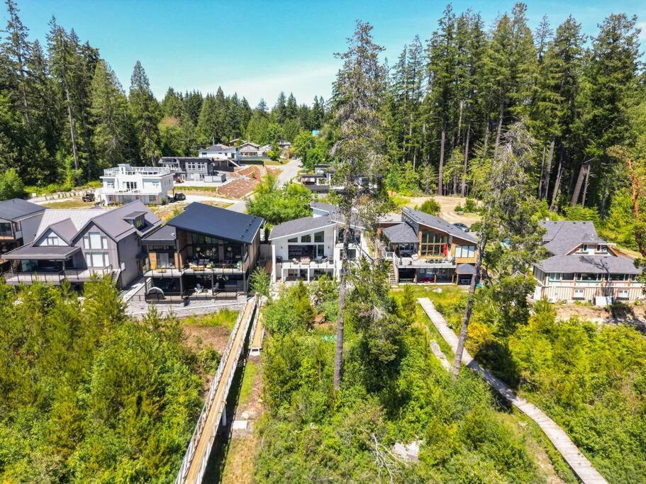 Kelly'S Sunset Lake Retreat Shawnigan Lake Экстерьер фото