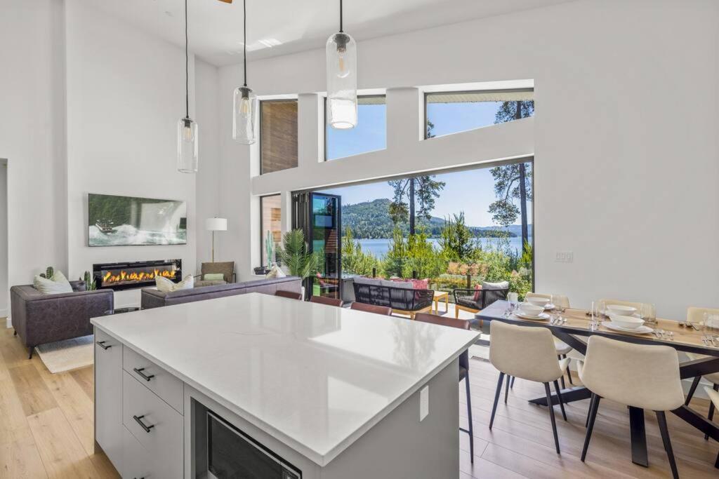 Kelly'S Sunset Lake Retreat Shawnigan Lake Экстерьер фото