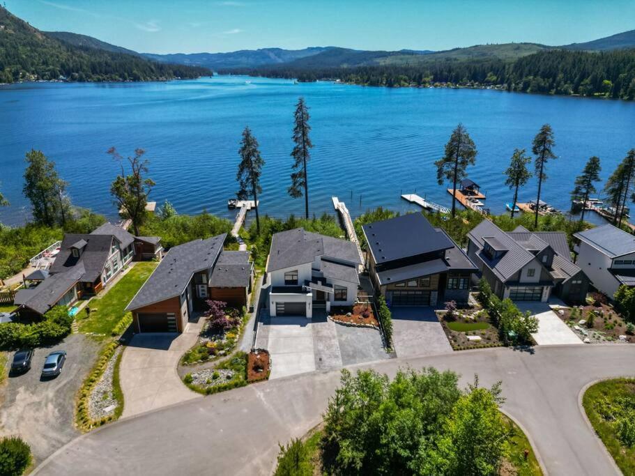 Kelly'S Sunset Lake Retreat Shawnigan Lake Экстерьер фото