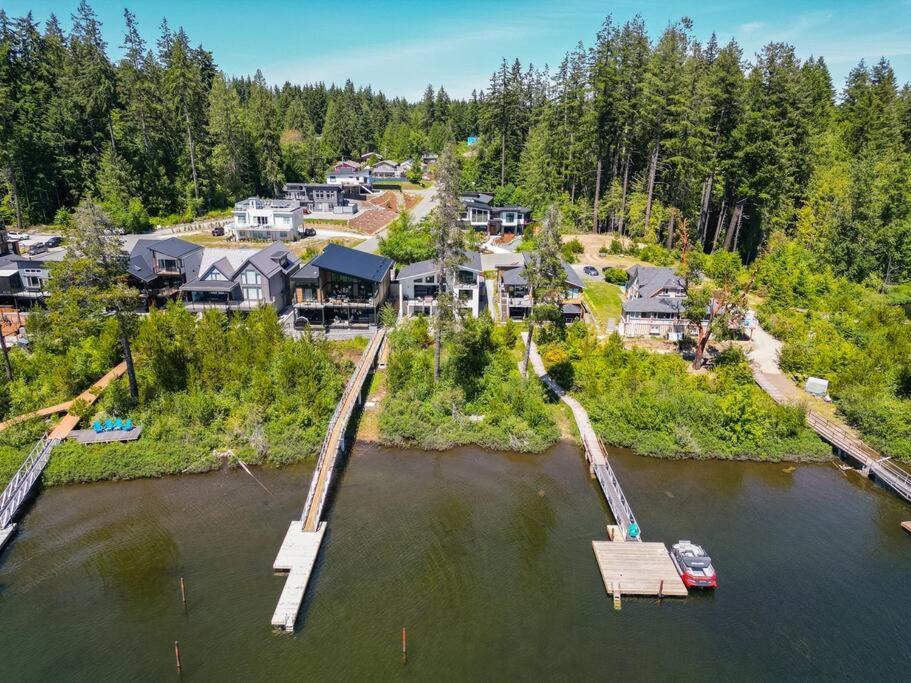 Kelly'S Sunset Lake Retreat Shawnigan Lake Экстерьер фото