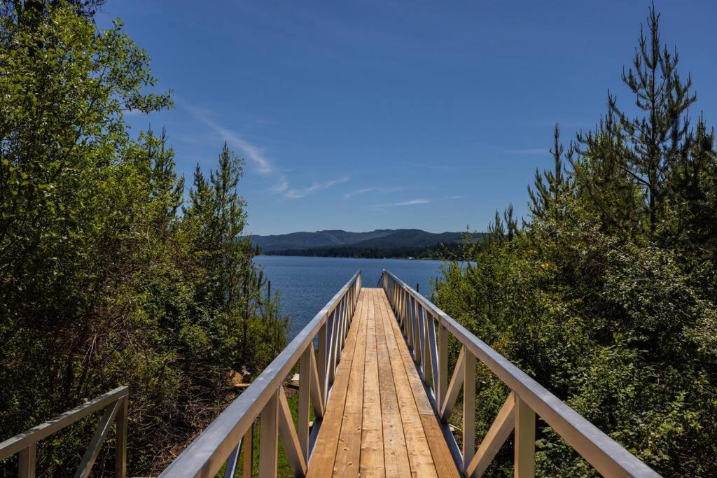 Kelly'S Sunset Lake Retreat Shawnigan Lake Экстерьер фото